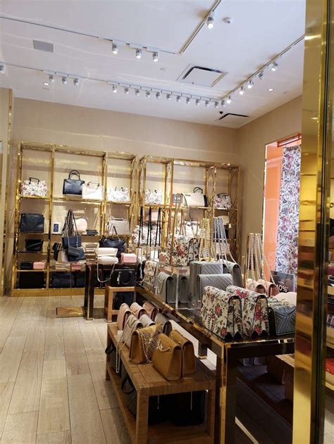 tory burch outlet locations usa.